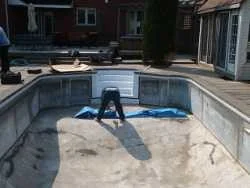 installing a vinyl liner 