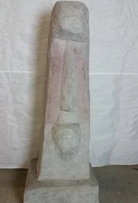 Piotr Rasputin Moai Statue