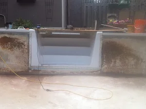 vinyl pool walls with rust 