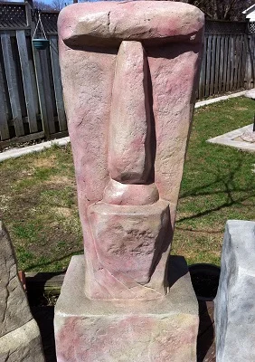 Sue Moai Statue